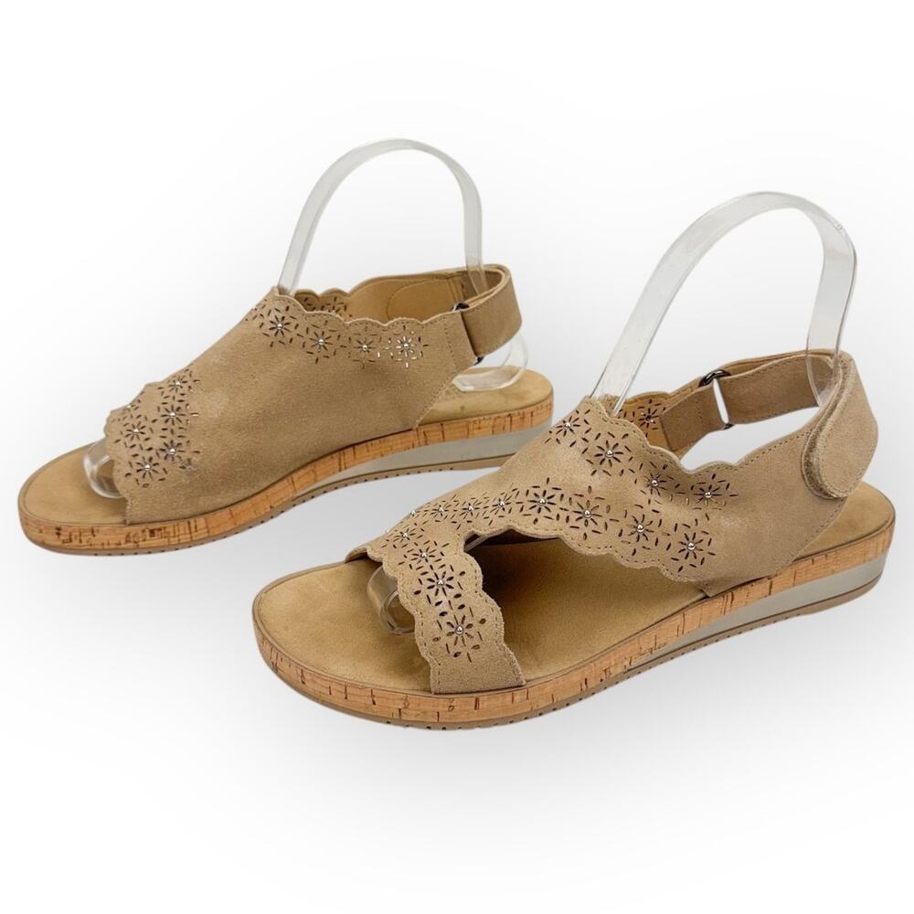 Sesto Meucci Sandals 8.5 Tan Suede Laser Cut Floral Studded Wedge Boho Italian